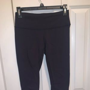 Cropped black lululemon leggings